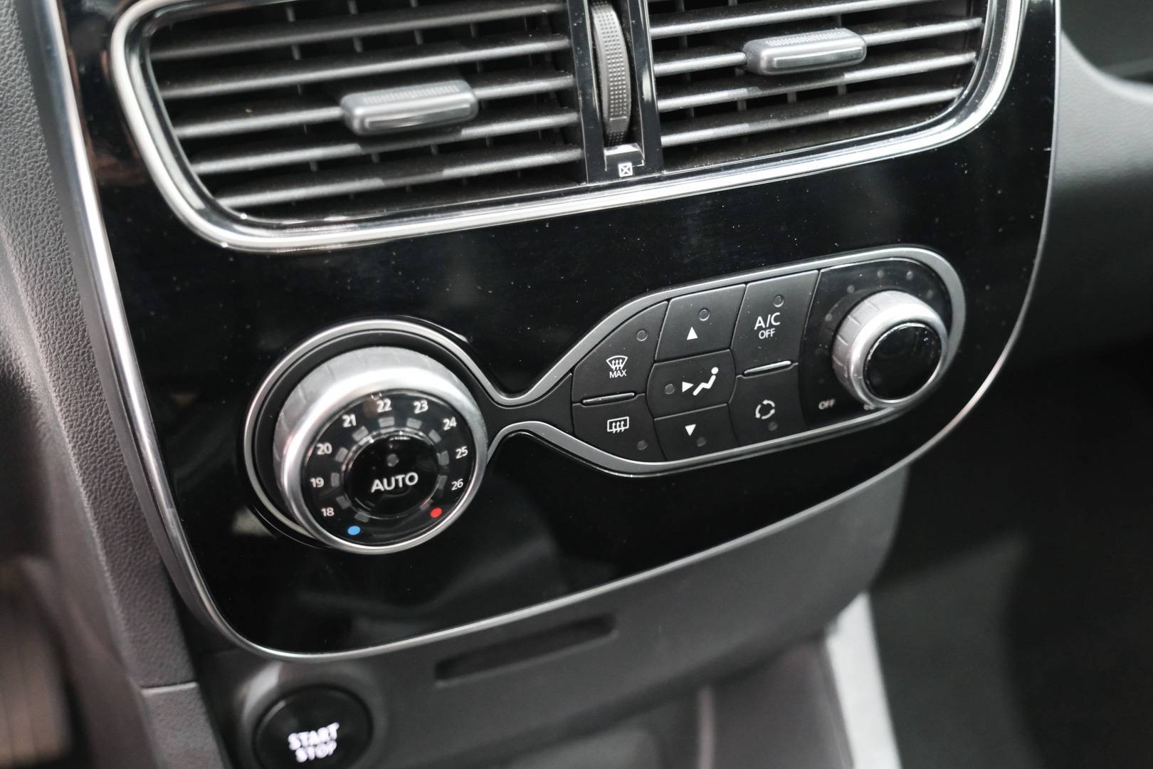 RENAULT Clio Sporter - Foto 15