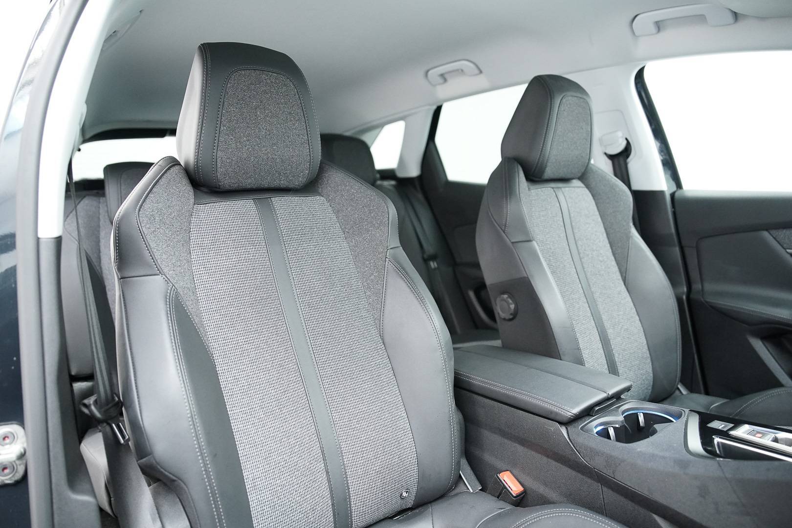 PEUGEOT 3008 - Foto 18