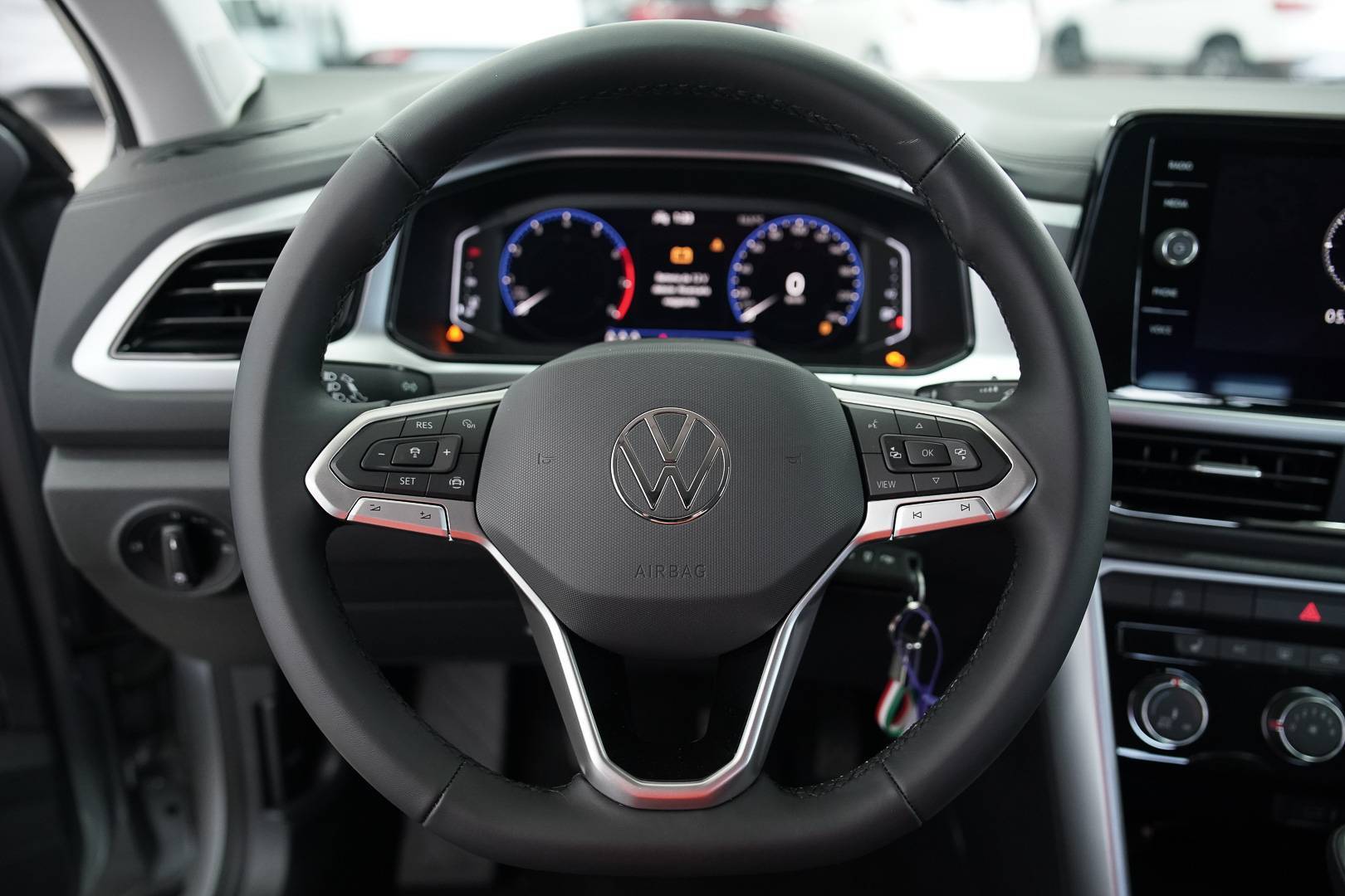 VOLKSWAGEN T-Roc - Foto 10