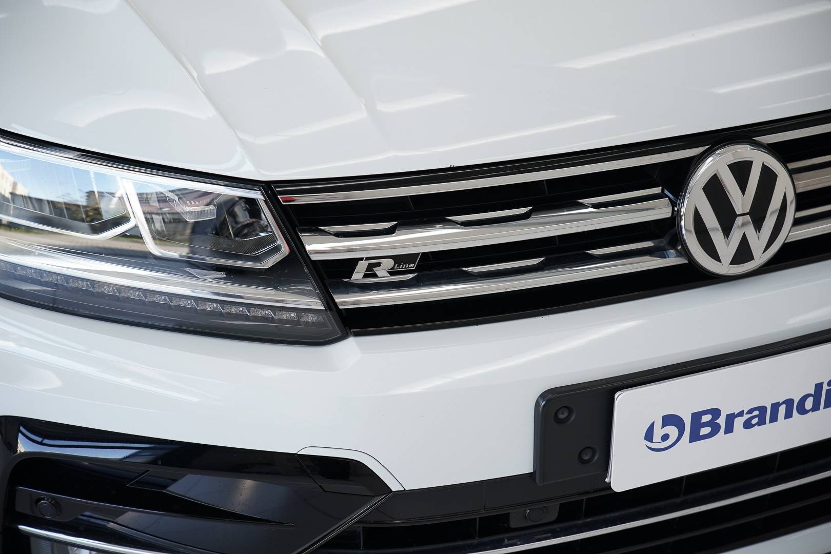 VOLKSWAGEN Tiguan - Foto 4