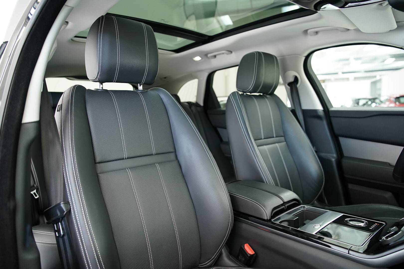 LAND ROVER Range Rover Velar - Foto 20