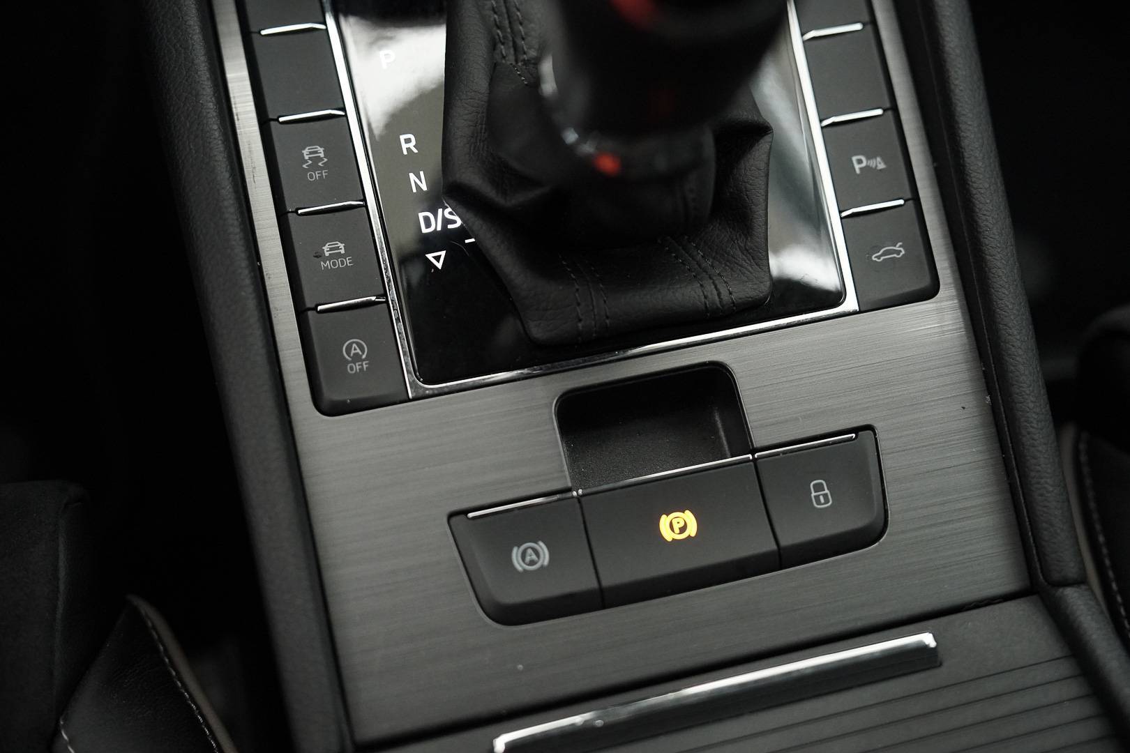 SKODA Superb  Wagon - Foto 18
