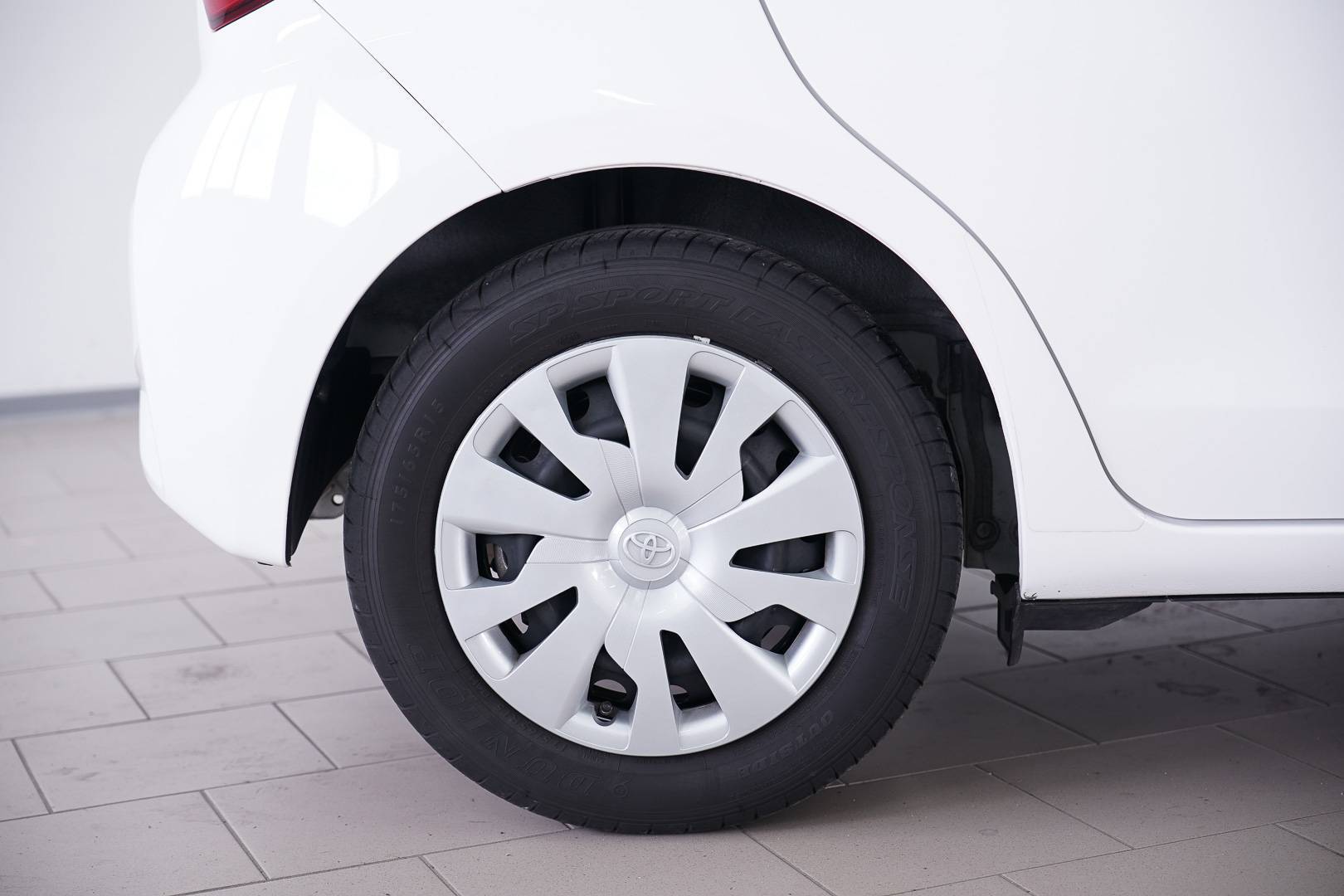 TOYOTA Yaris  - Foto 7