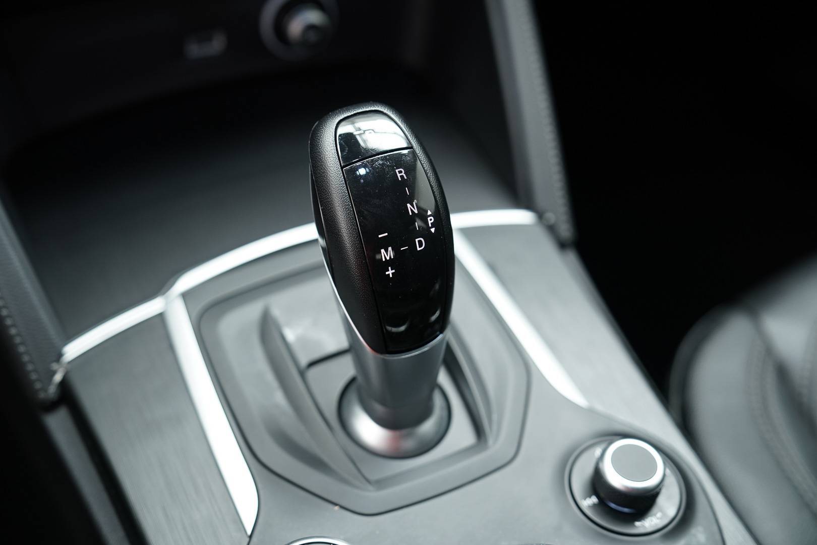 ALFA ROMEO Stelvio  - Foto 18