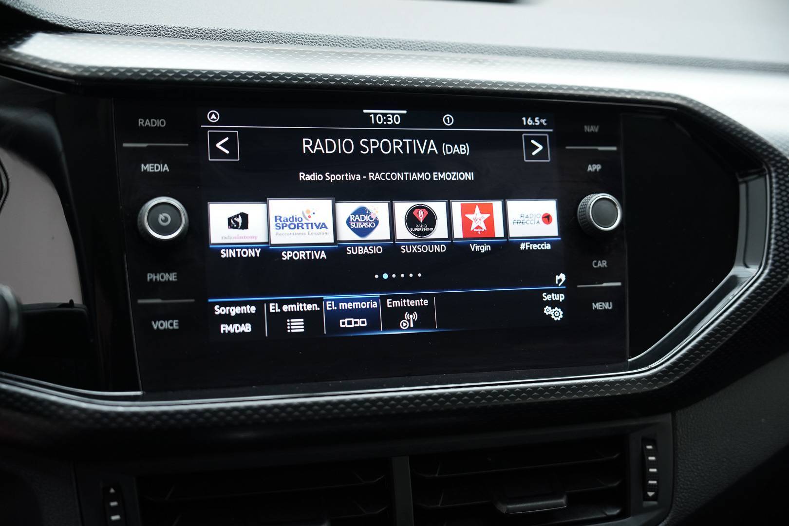 VOLKSWAGEN T-Cross - Foto 17