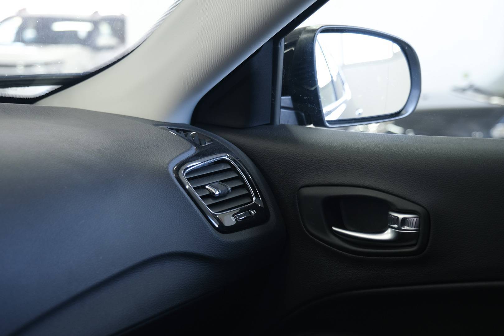 JEEP Compass - Foto 20