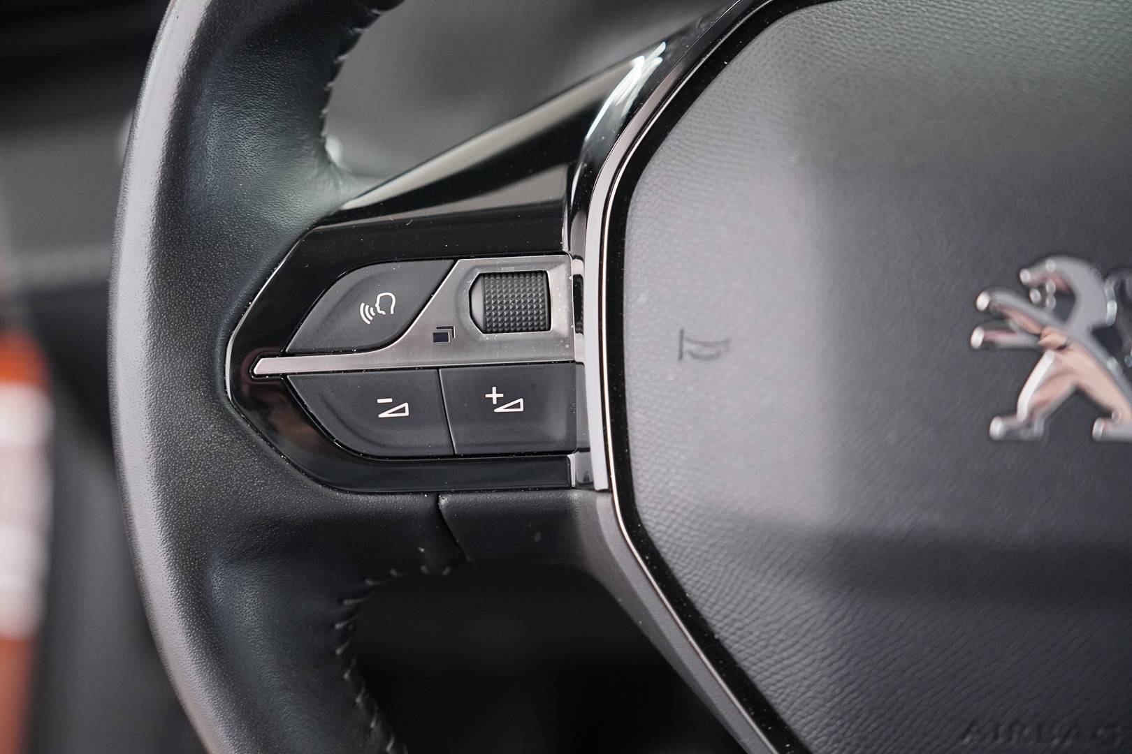 PEUGEOT 2008 - Foto 11
