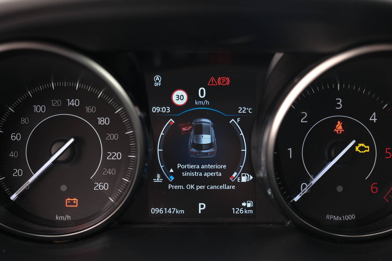JAGUAR E-Pace  - Foto 14