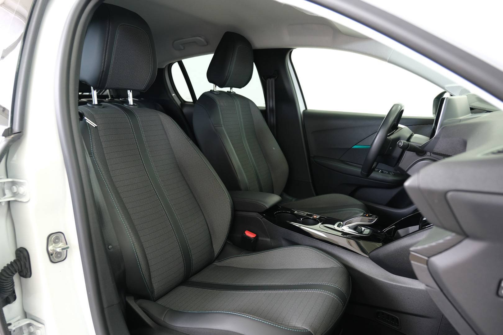 PEUGEOT 208 - Foto 20