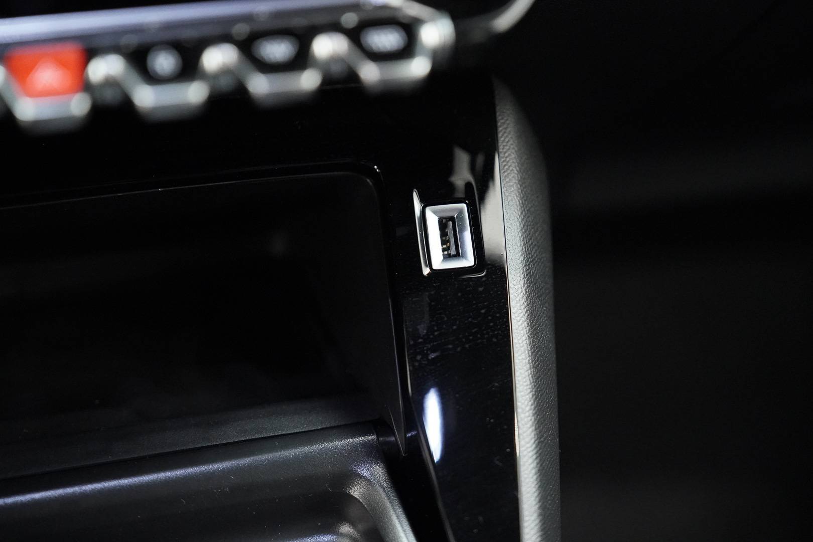 PEUGEOT 2008 - Foto 17