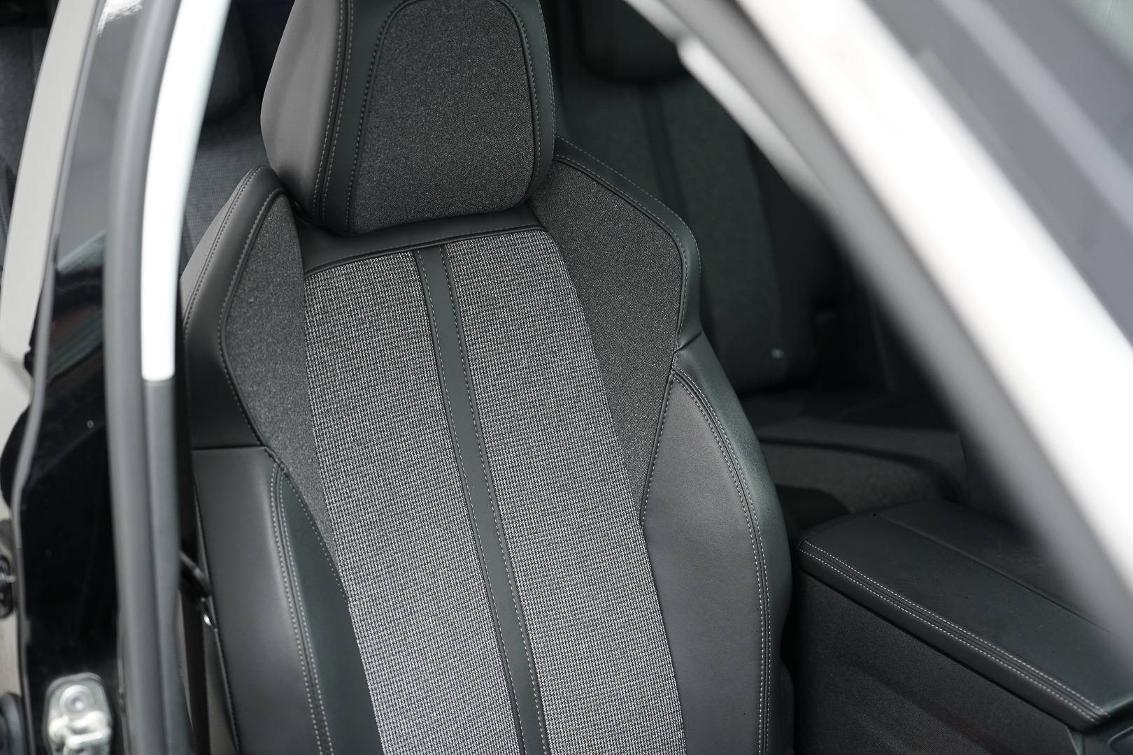 PEUGEOT 3008 - Foto 23