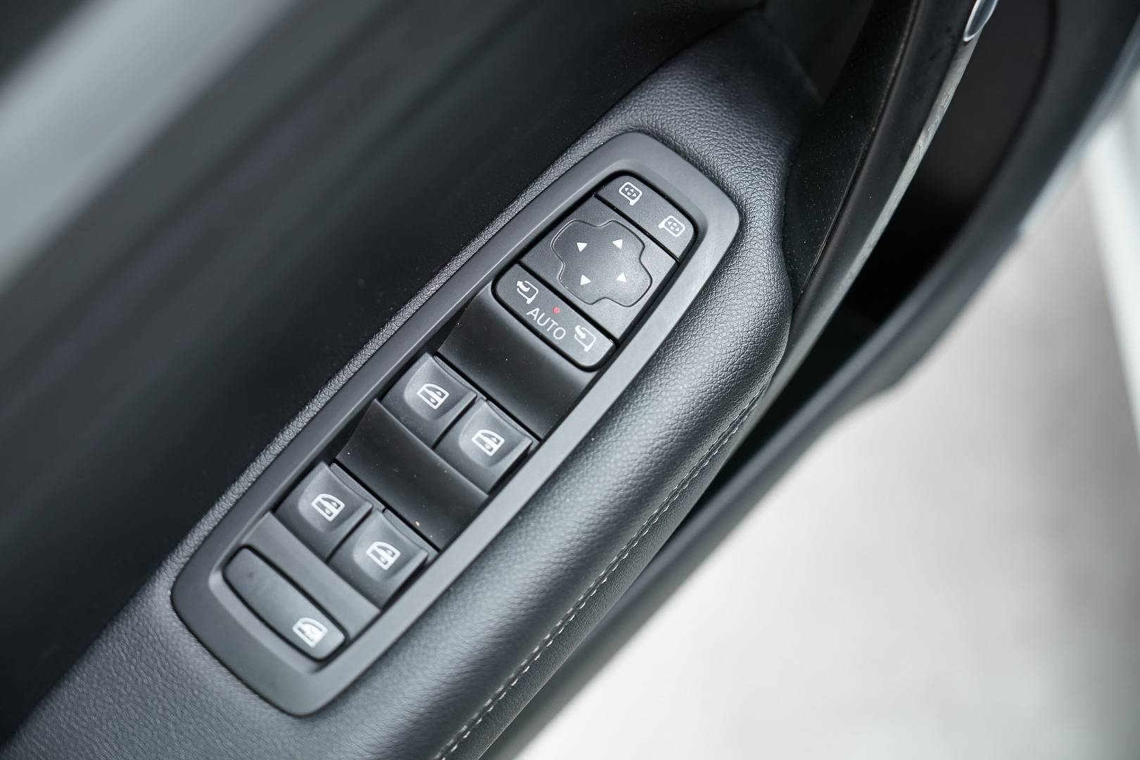 RENAULT Megane - Foto 9