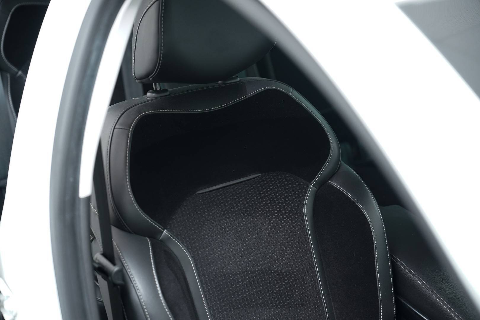 RENAULT Megane - Foto 20