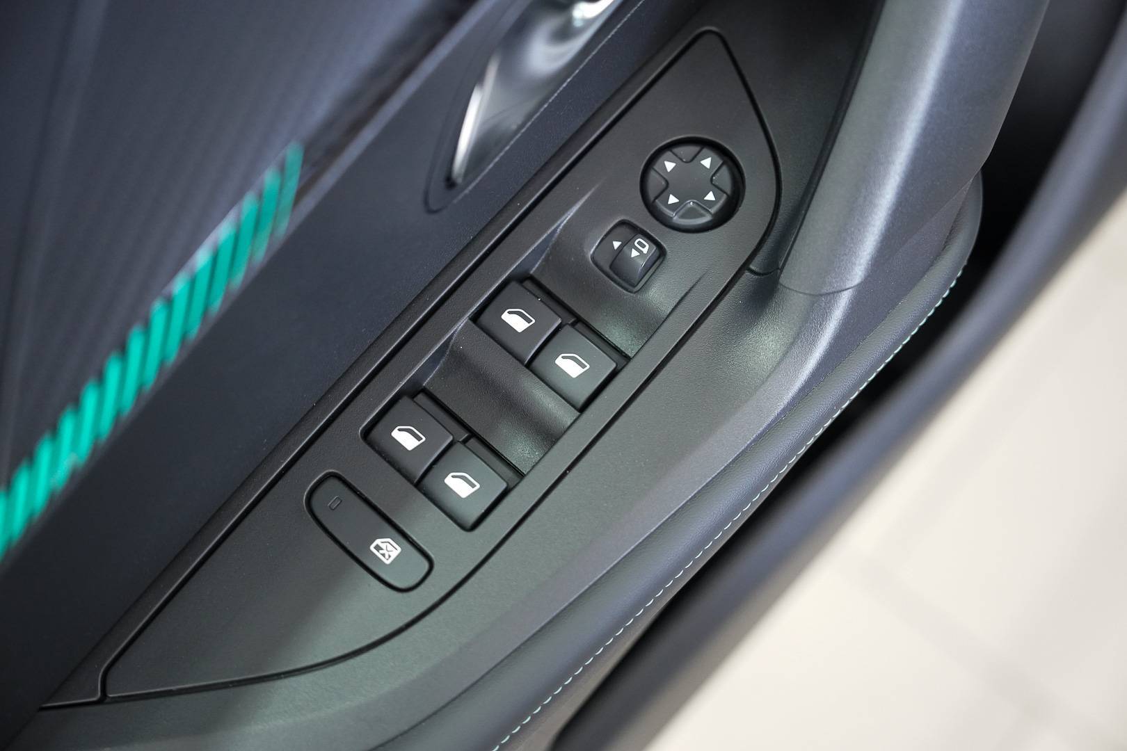 PEUGEOT 2008 - Foto 9
