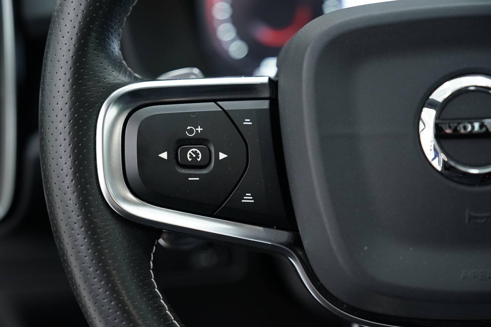 VOLVO XC40 - Foto 12