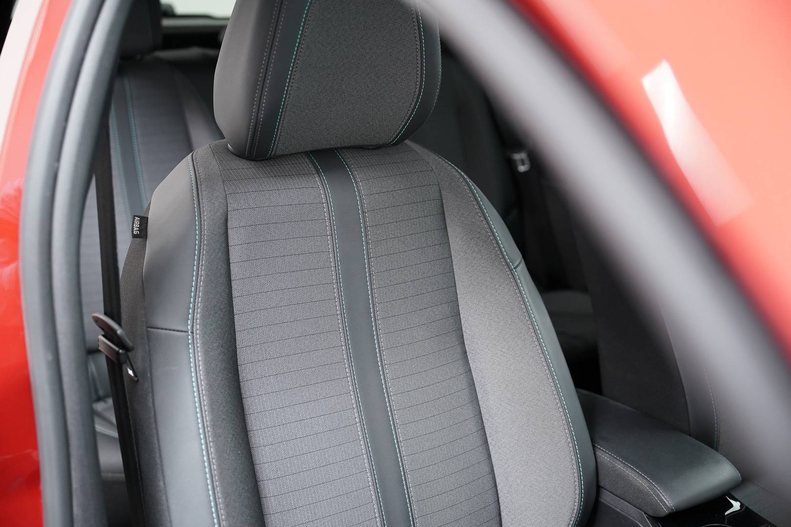 PEUGEOT 208 - Foto 24
