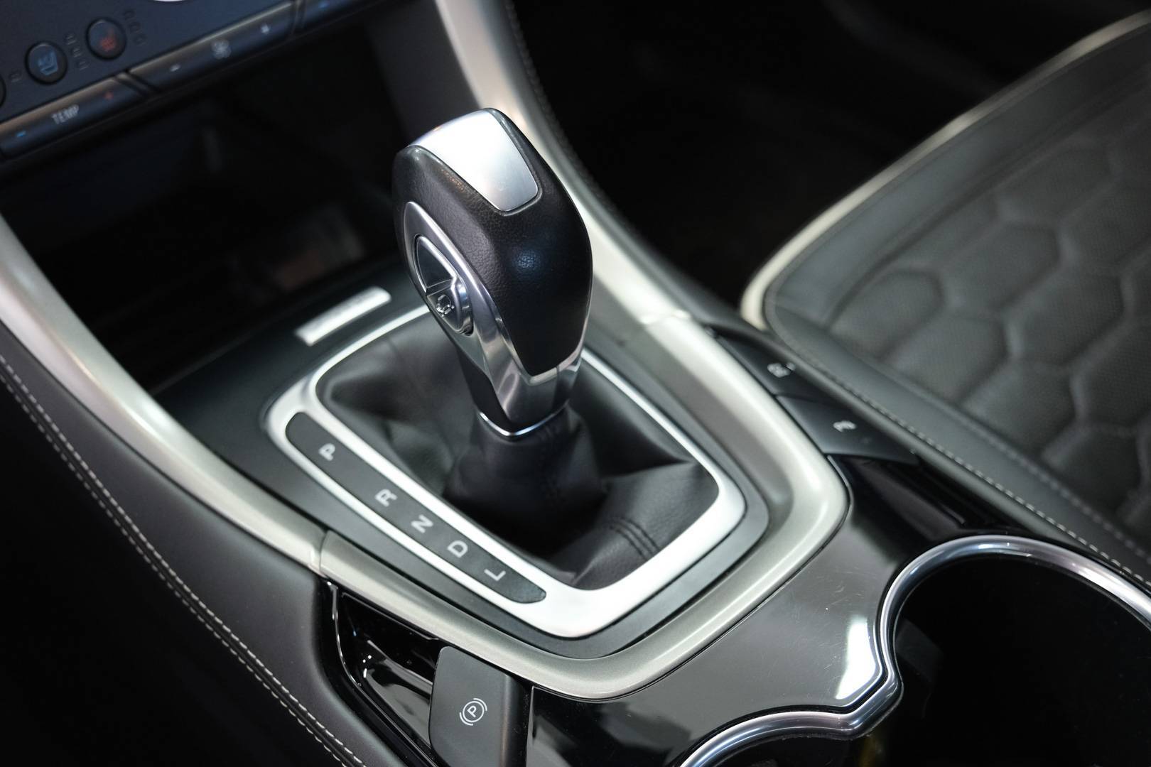 FORD Mondeo - Foto 17