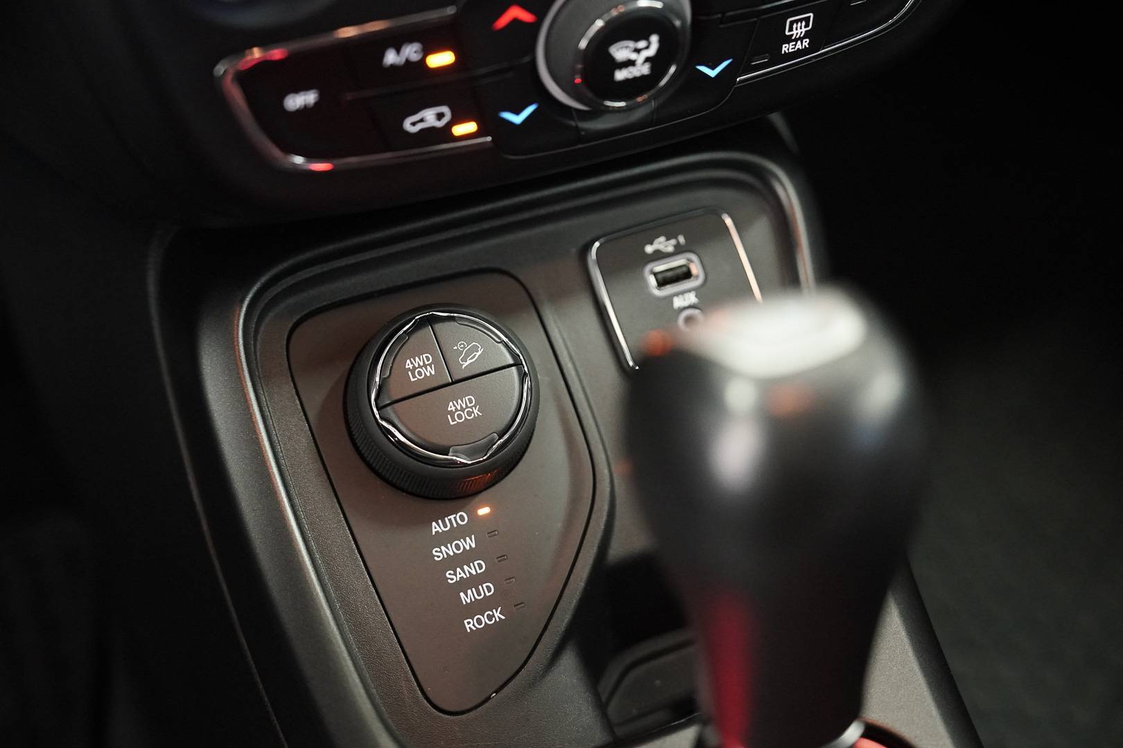 JEEP Compass - Foto 18