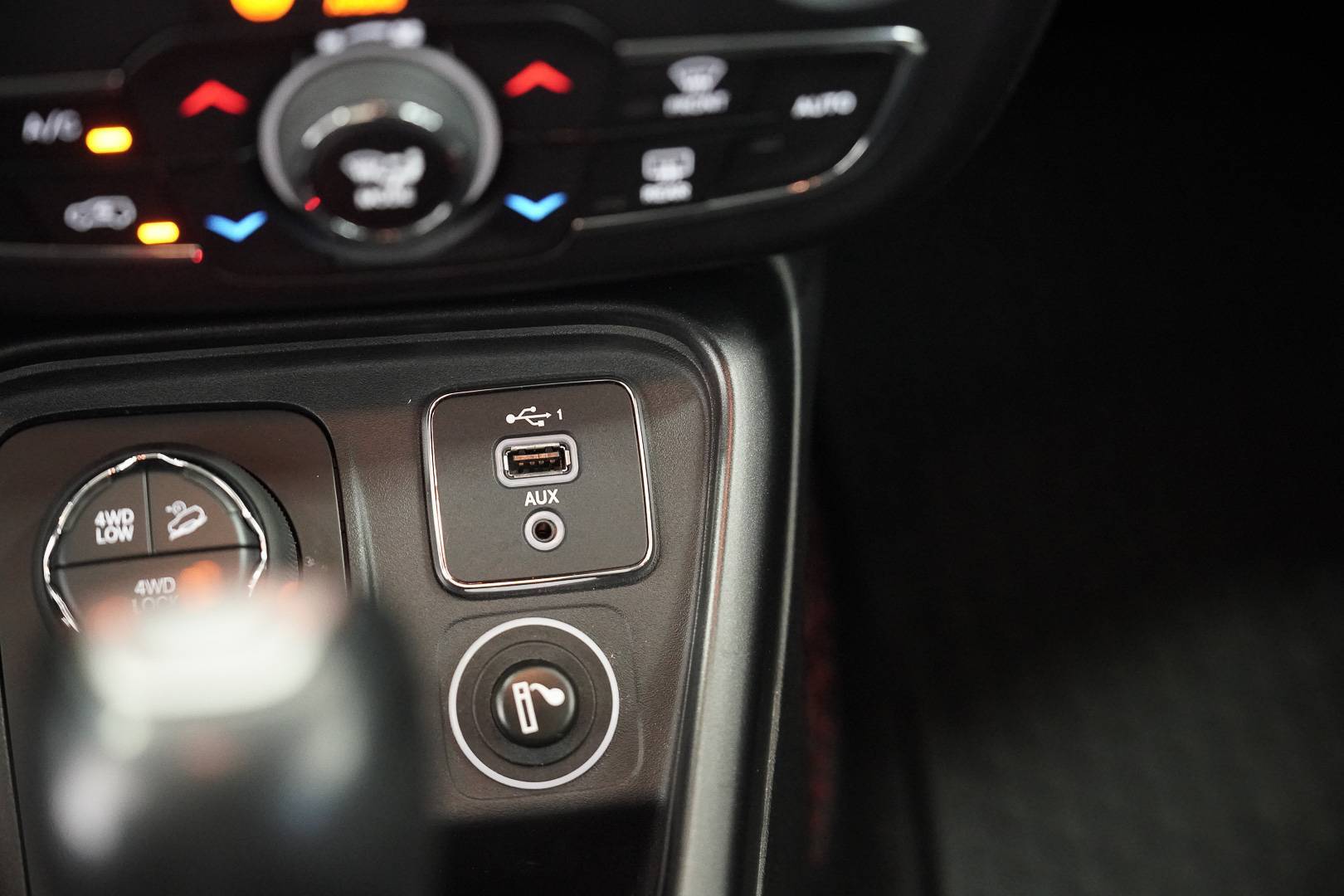 JEEP Compass - Foto 19