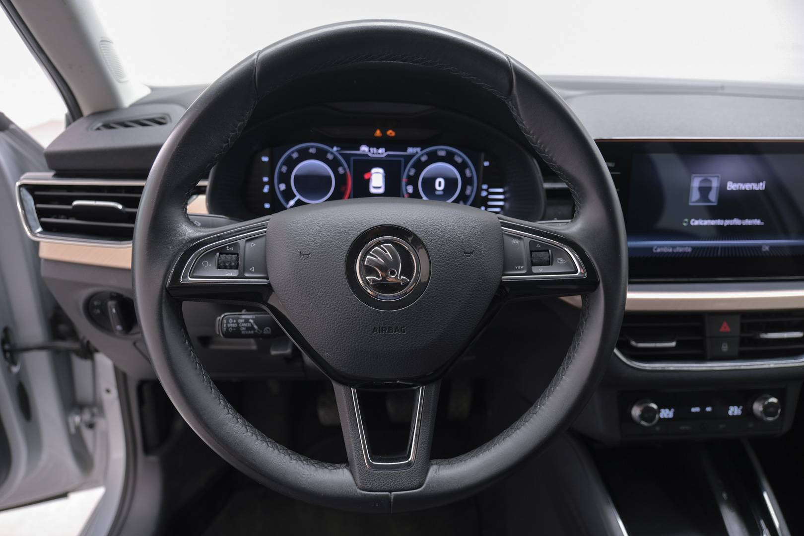 SKODA Kamiq - Foto 12