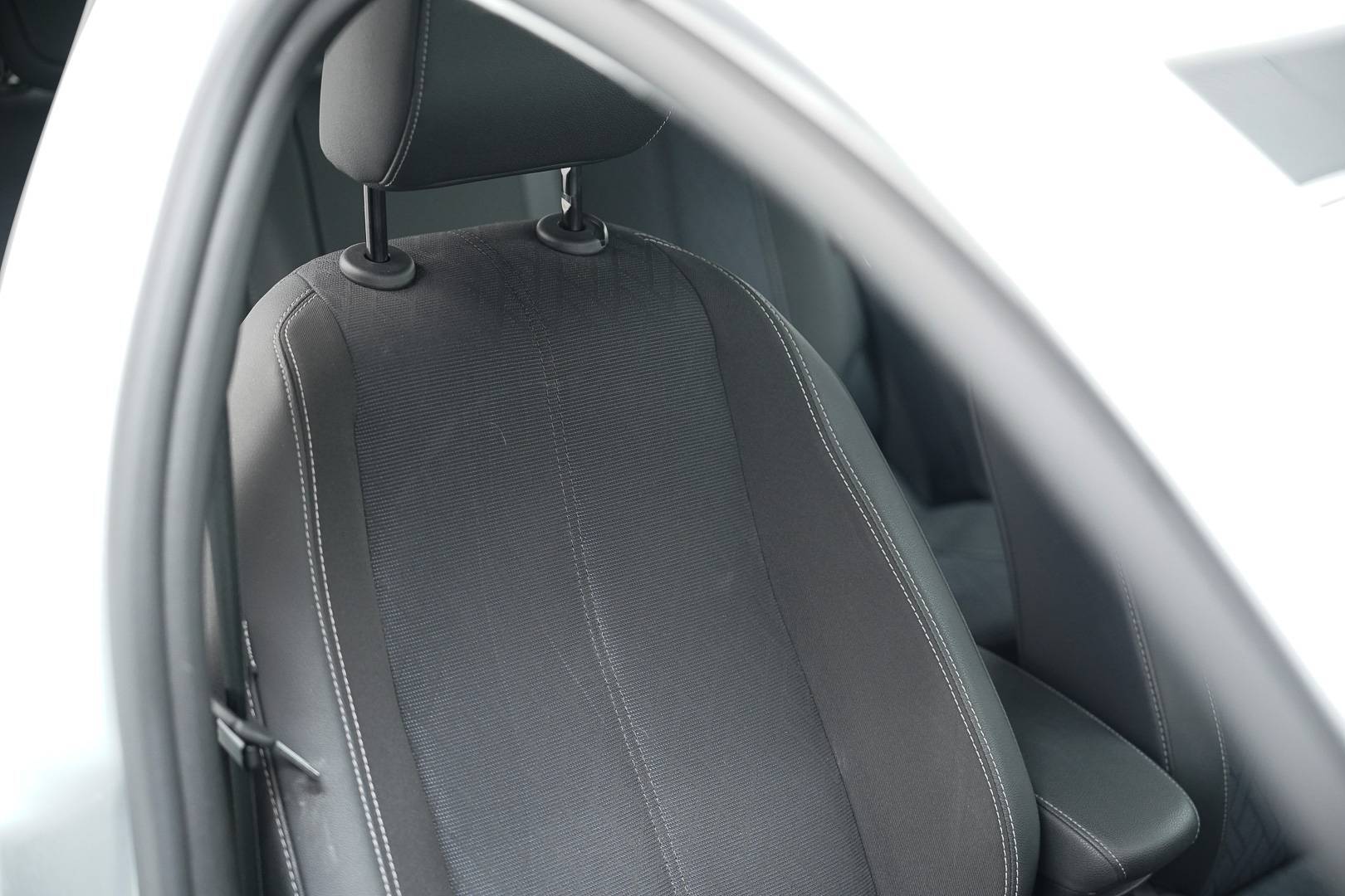 OPEL Corsa - Foto 23