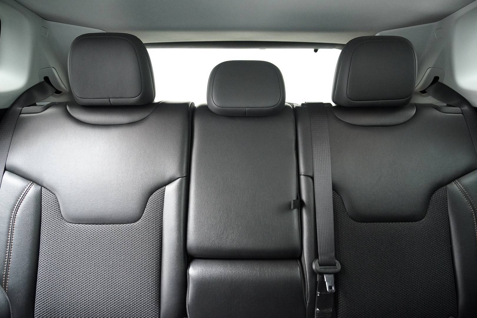 JEEP Compass - Foto 22