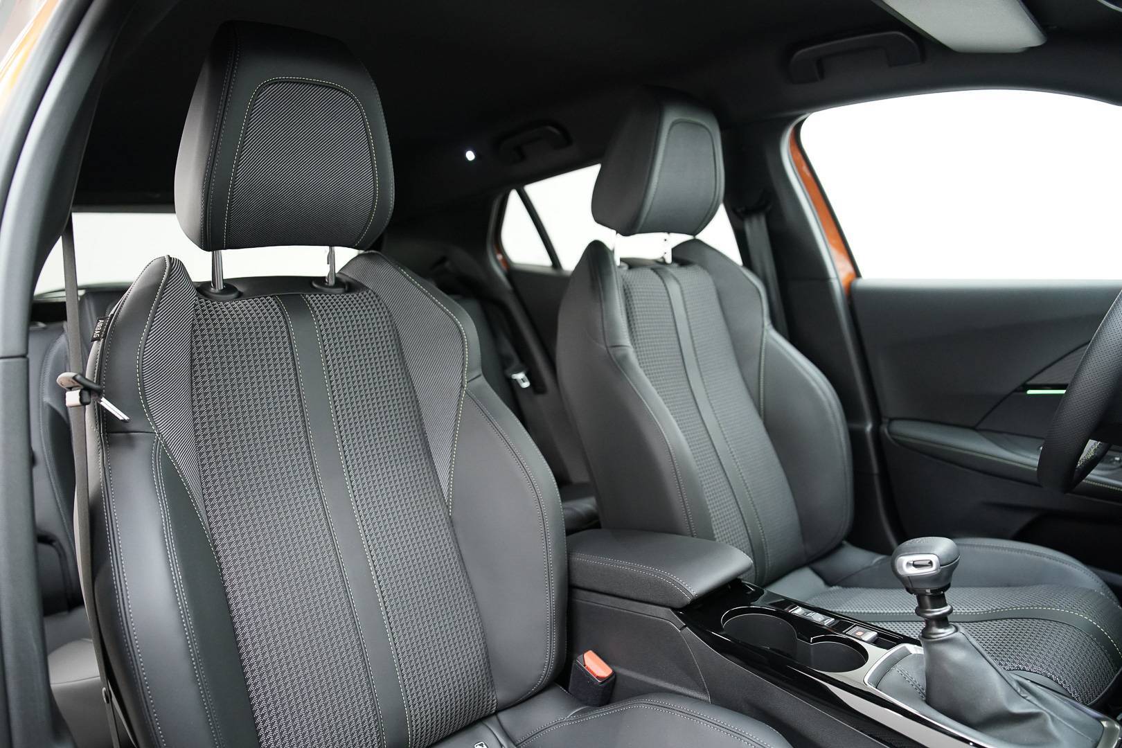 PEUGEOT 2008 - Foto 21
