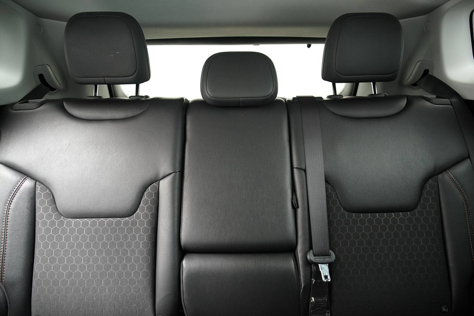 JEEP Compass - Foto 23