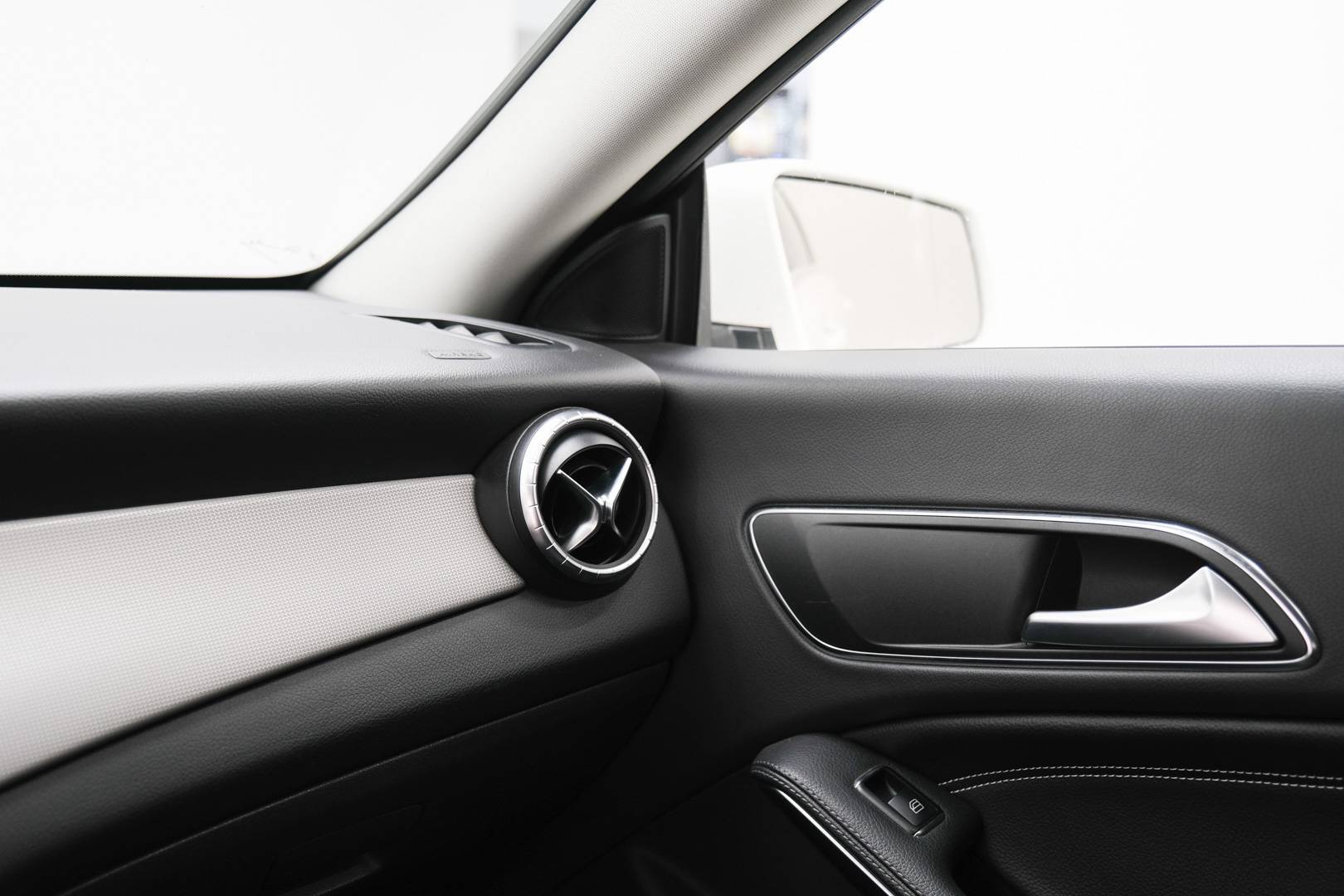 MERCEDES CLA  - Foto 22