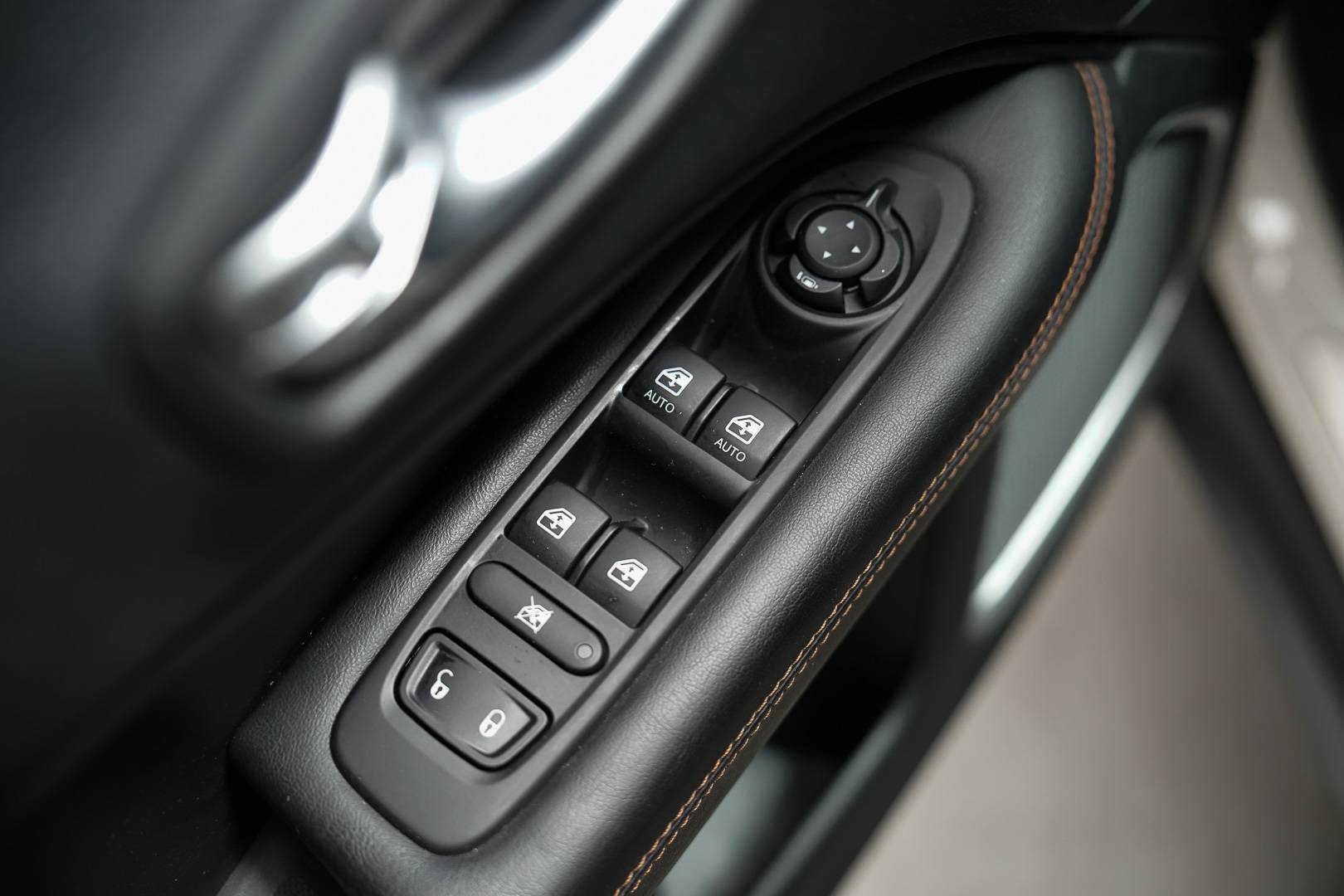 JEEP Compass - Foto 11