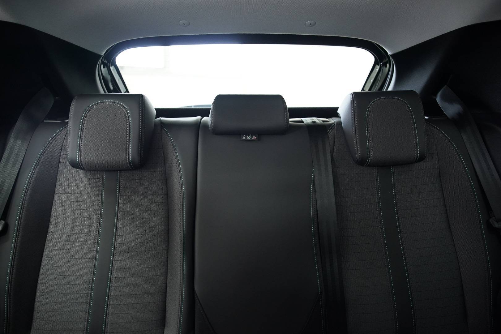 PEUGEOT 208 - Foto 22