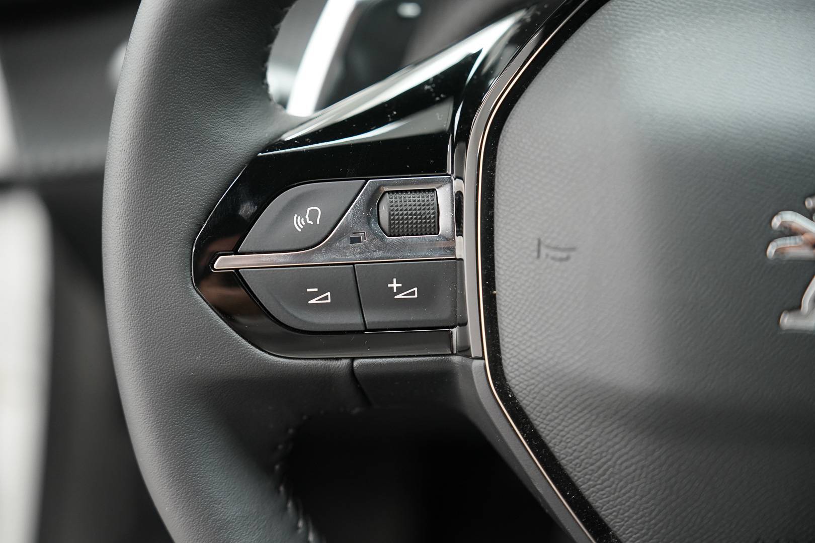 PEUGEOT 2008 - Foto 12