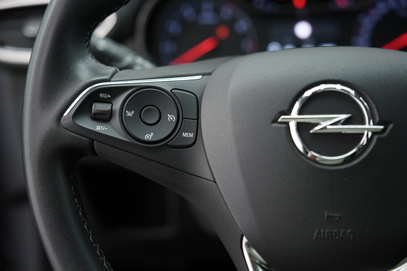 OPEL Crossland - Foto 12