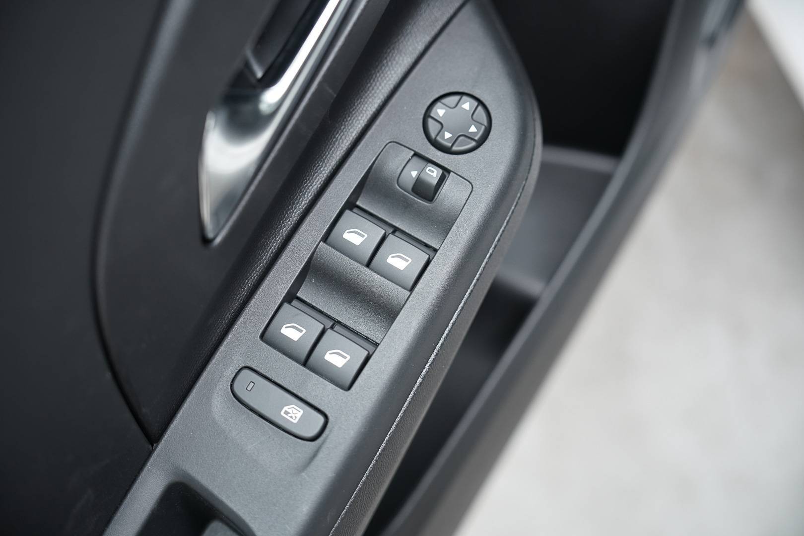 OPEL Corsa - Foto 10