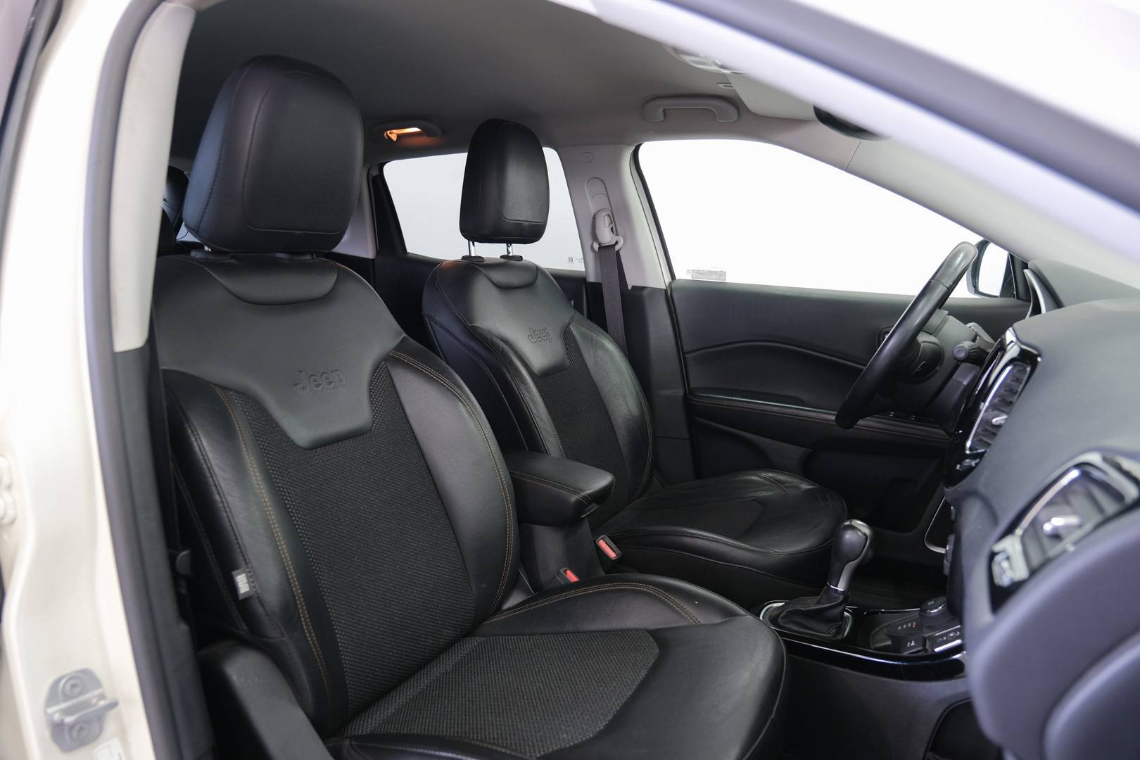 JEEP Compass - Foto 21