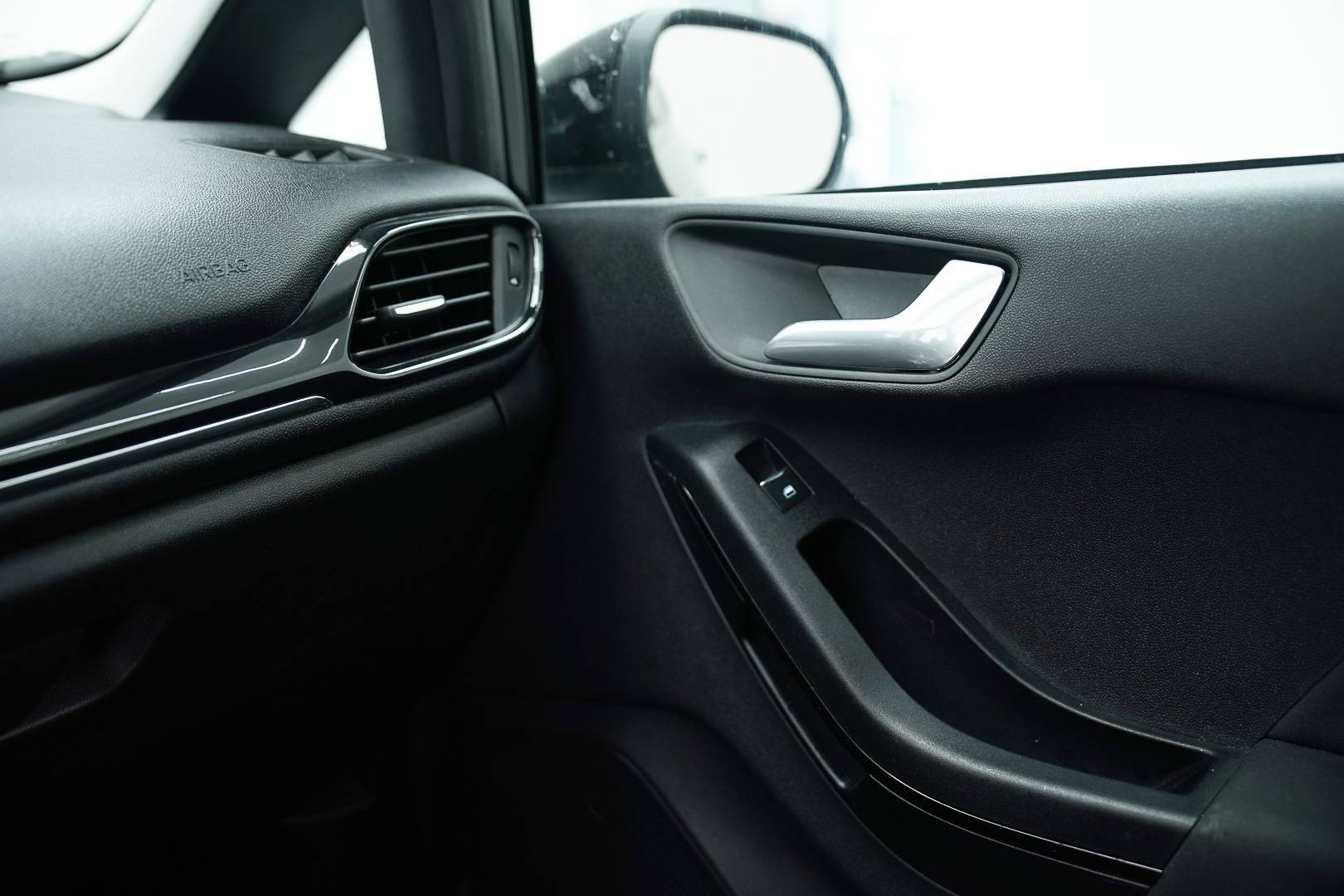 FORD Fiesta - Foto 19