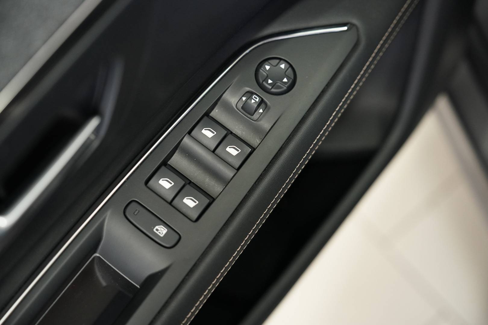 PEUGEOT 3008 - Foto 10