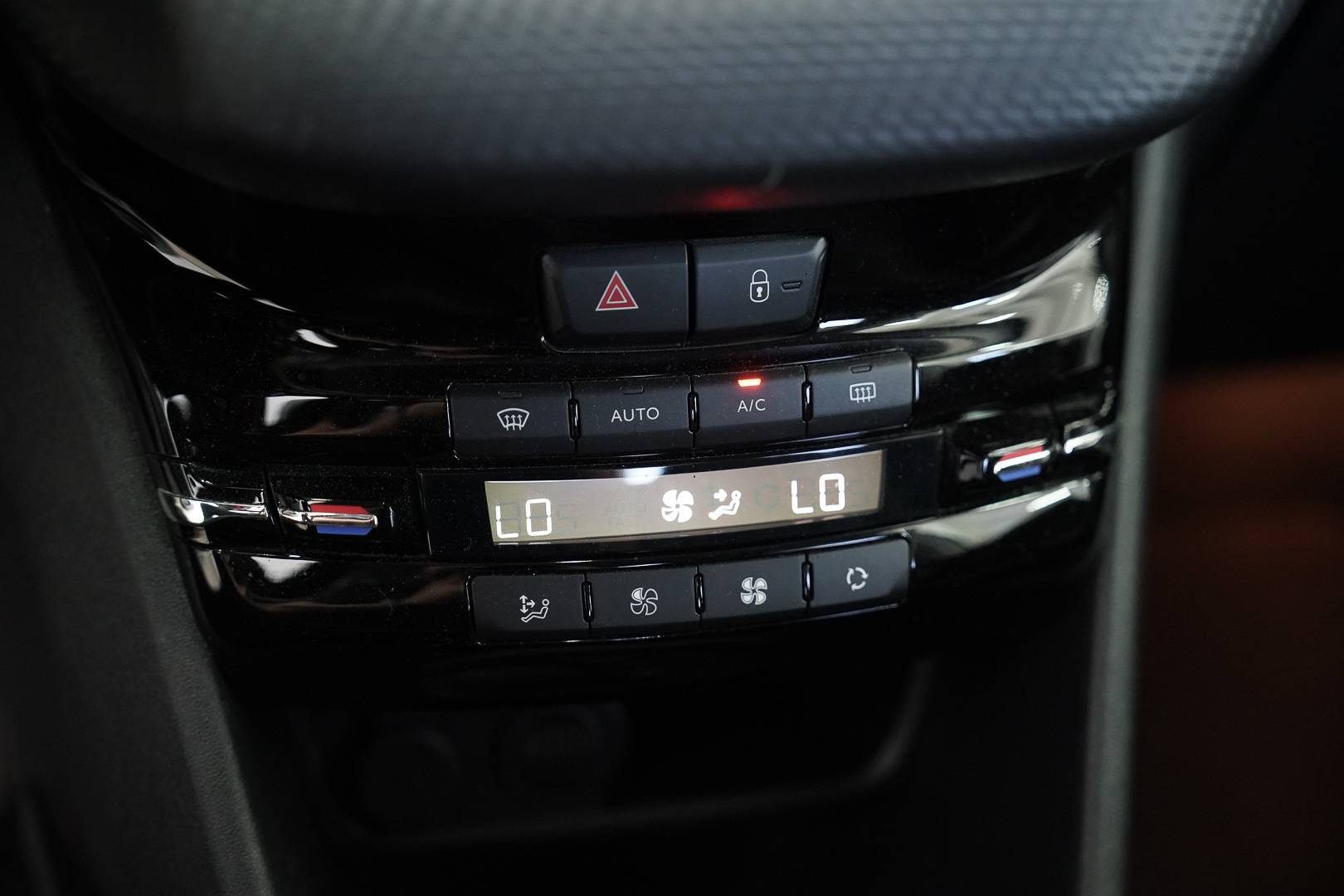 PEUGEOT 2008 - Foto 15