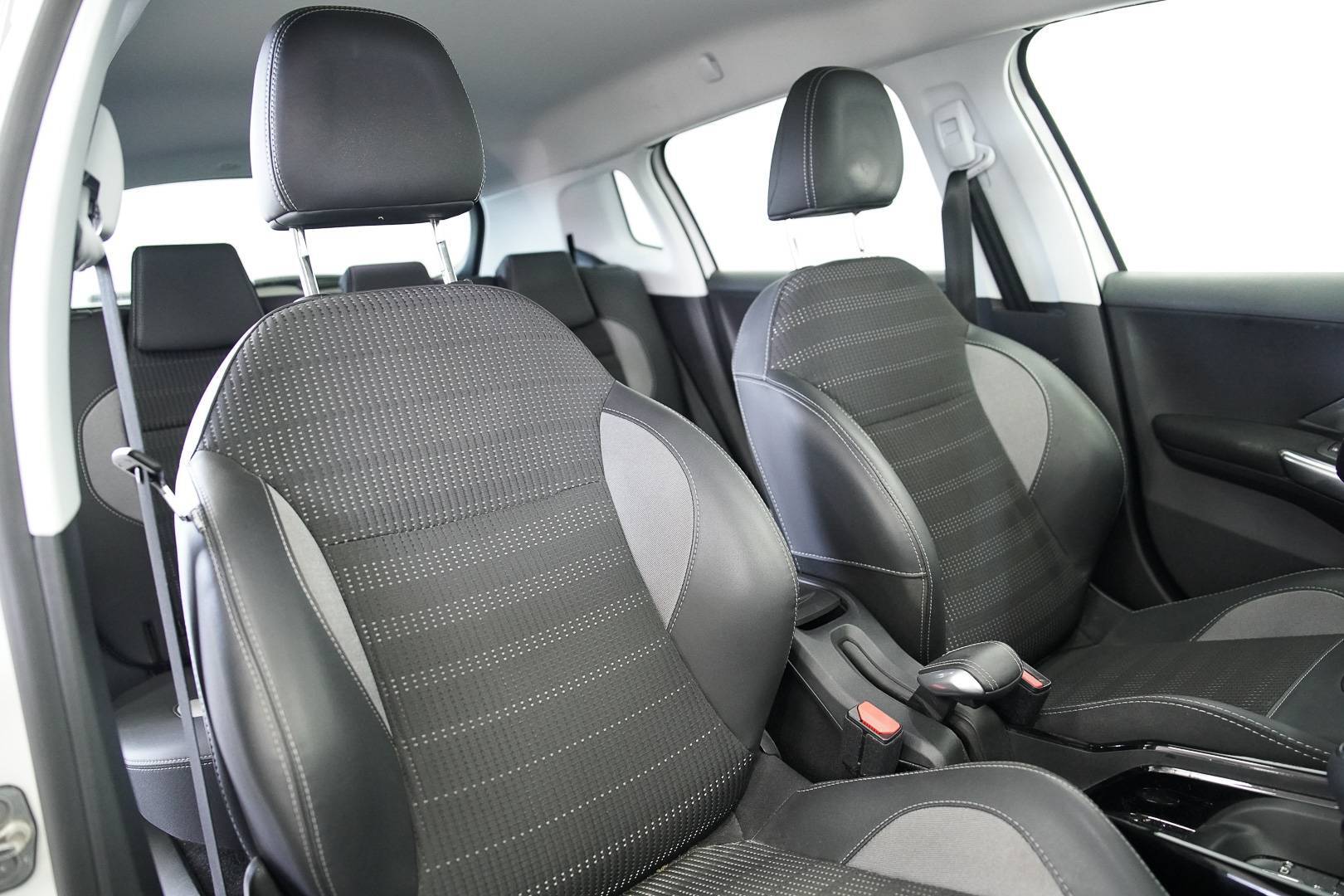 PEUGEOT 2008 - Foto 20