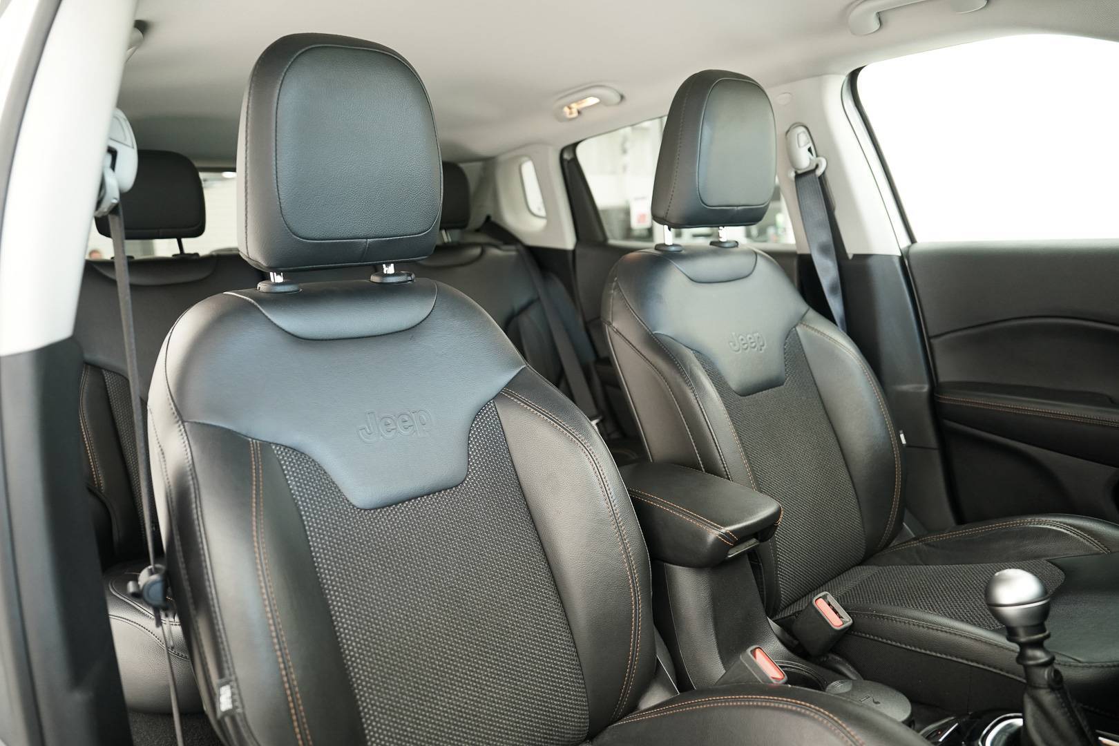 JEEP Compass - Foto 19