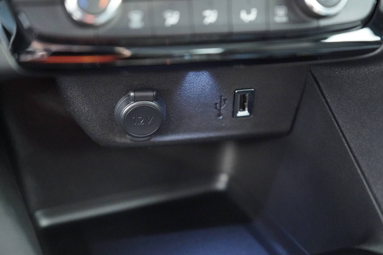 OPEL Corsa - Foto 15