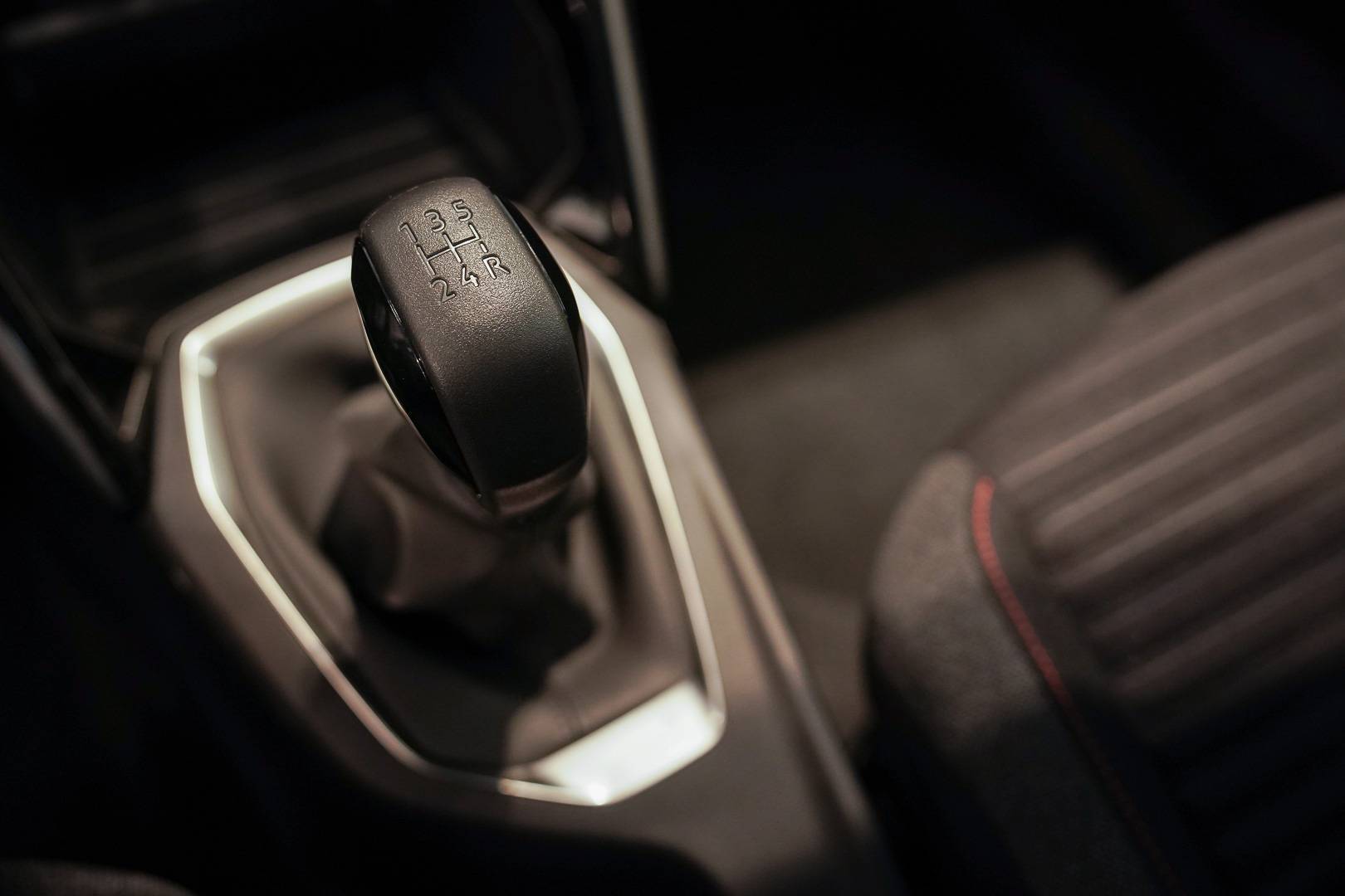 PEUGEOT 208 - Foto 15