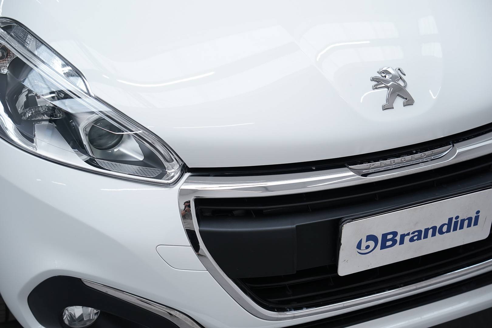 PEUGEOT 208 - Foto 4