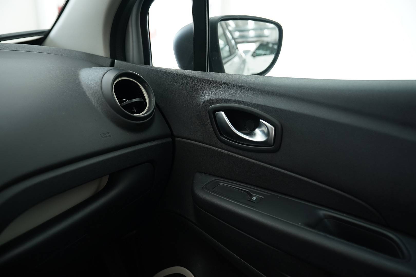 RENAULT Captur - Foto 20