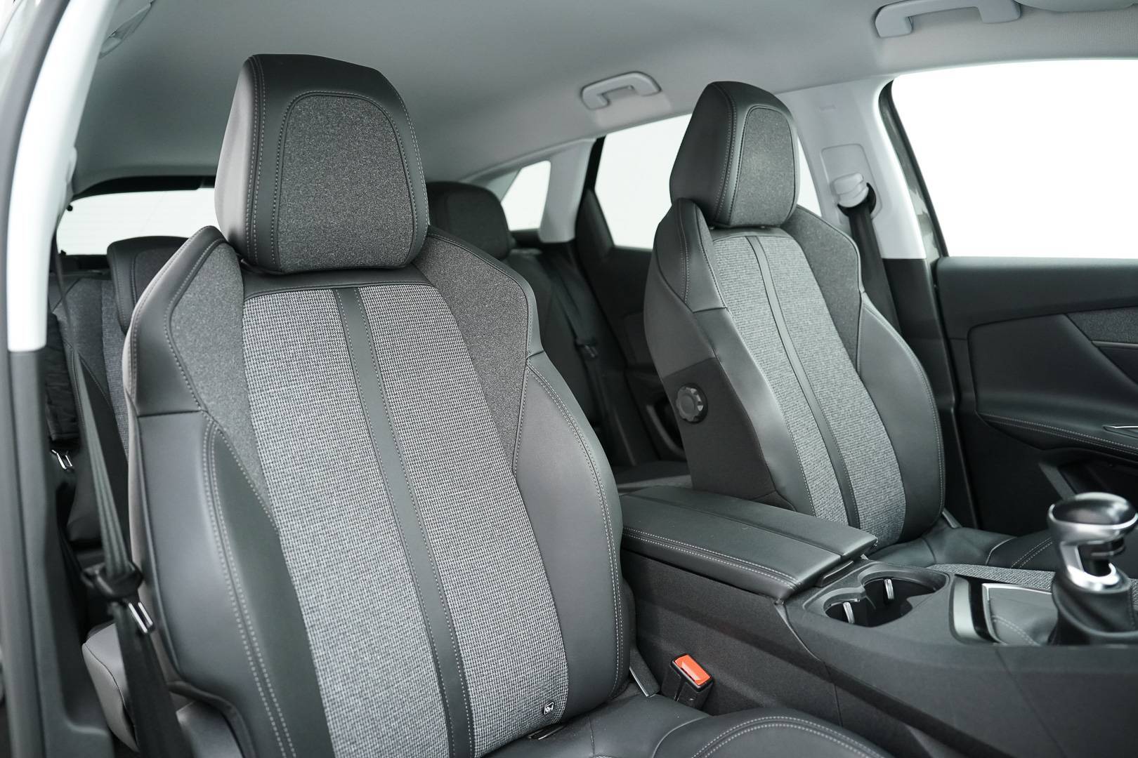 PEUGEOT 3008 II 2016 - Foto 21