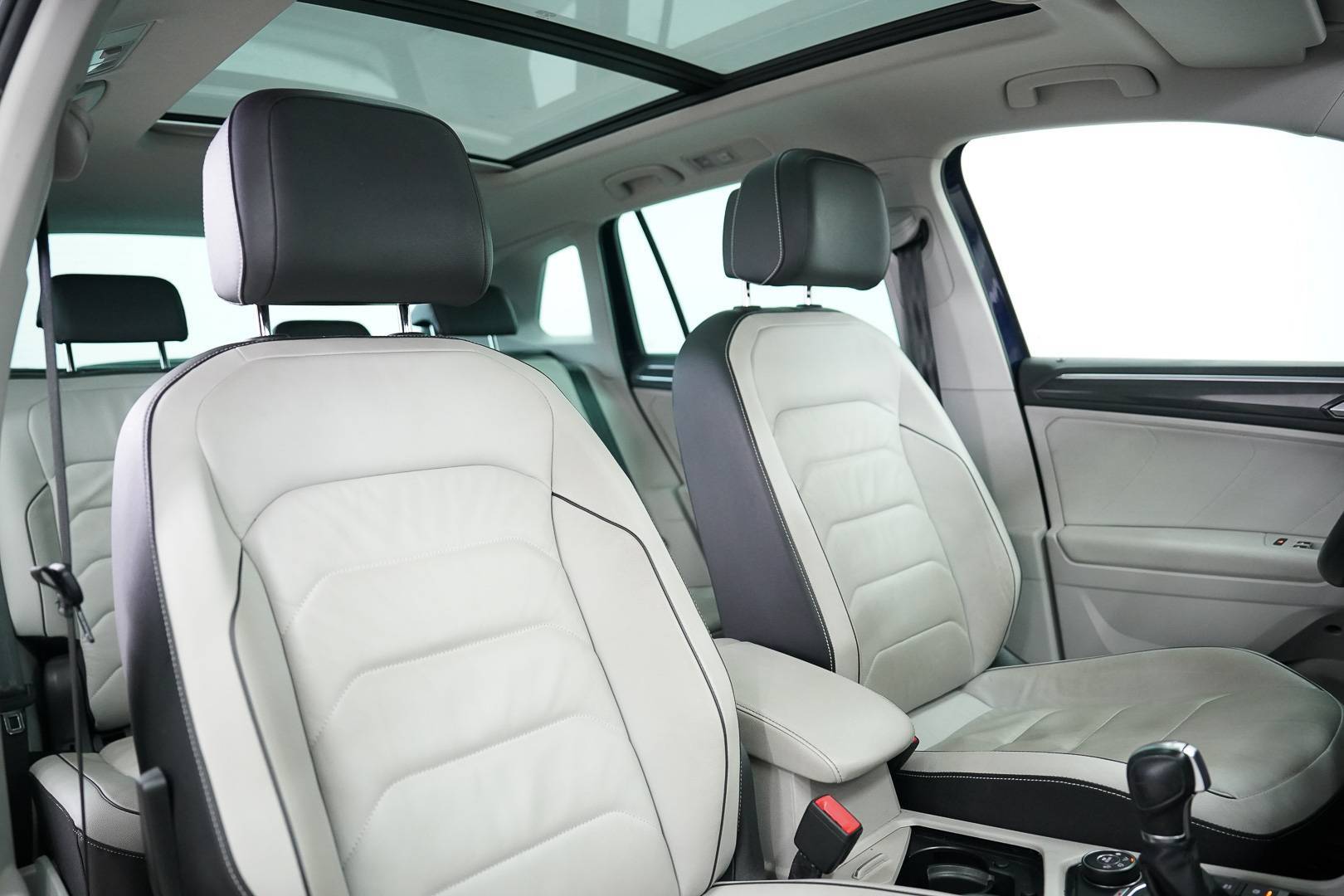 VOLKSWAGEN Tiguan - Foto 21