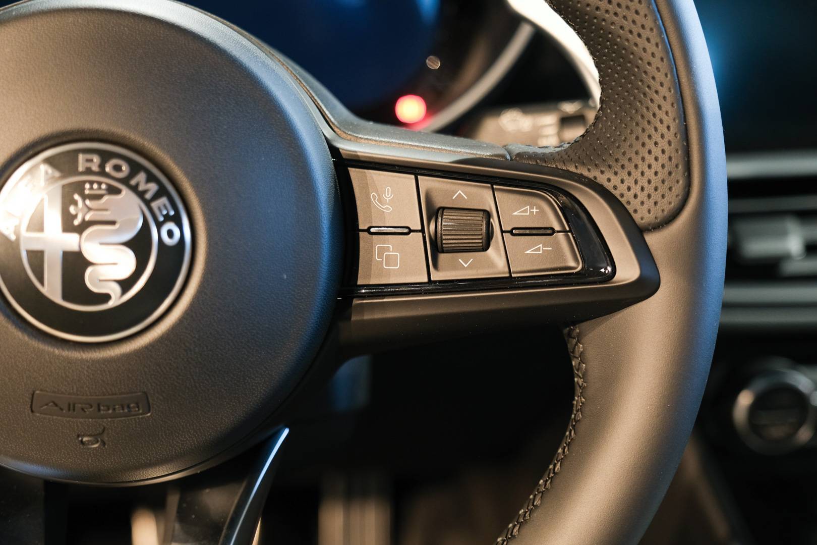 ALFA ROMEO GIULIA - Foto 8