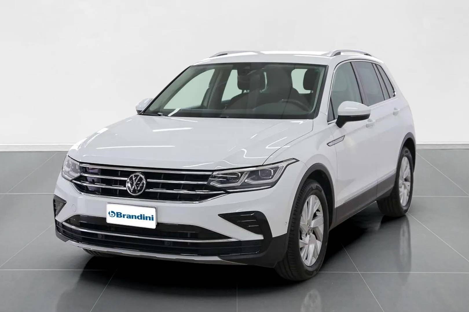 VOLKSWAGEN Tiguan - Foto 1