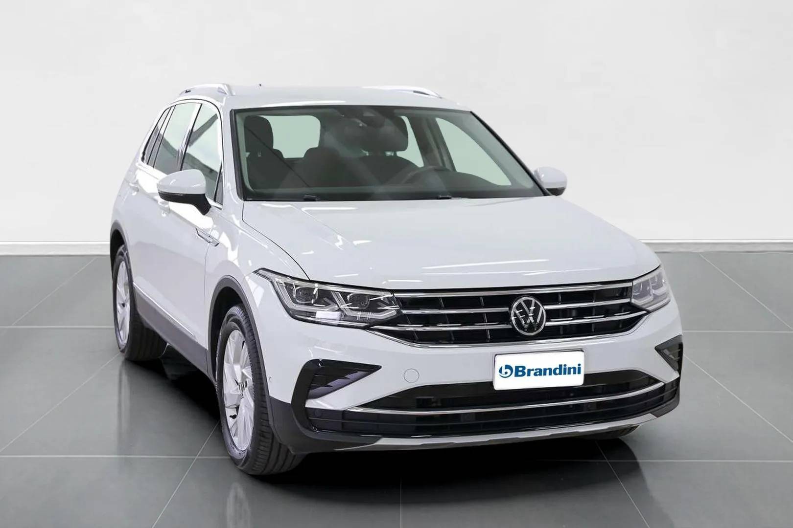 VOLKSWAGEN Tiguan - Foto 3