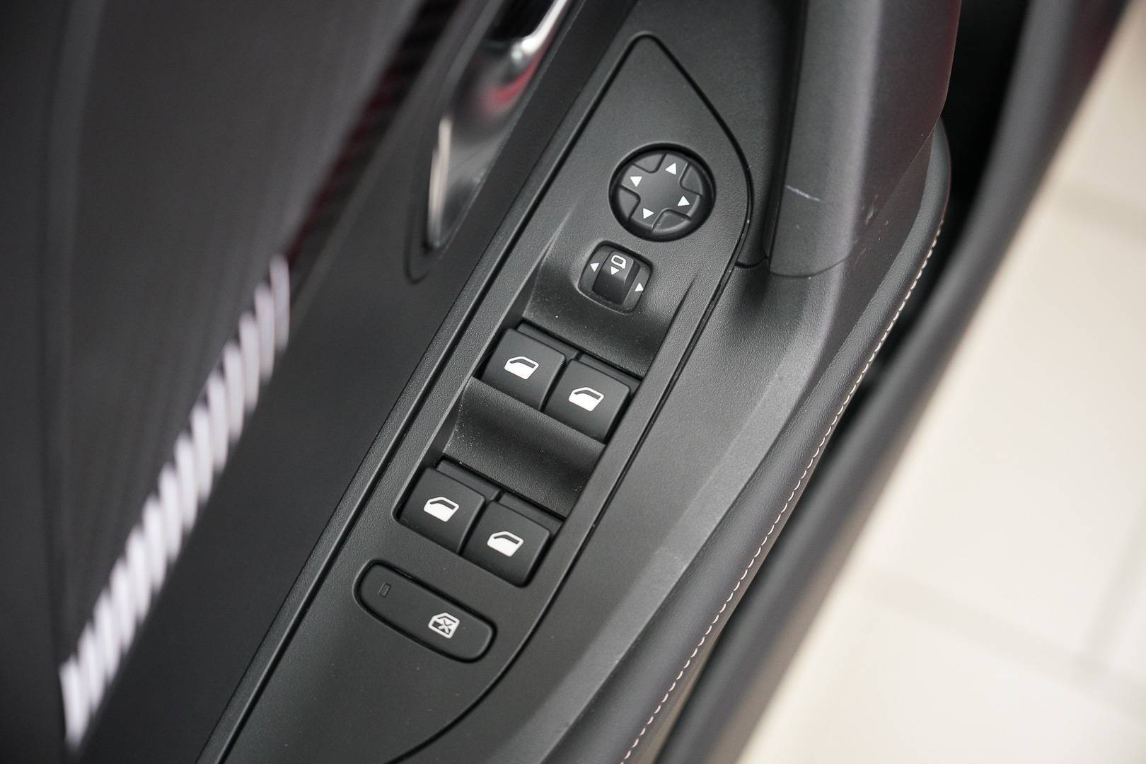 PEUGEOT 2008 - Foto 10
